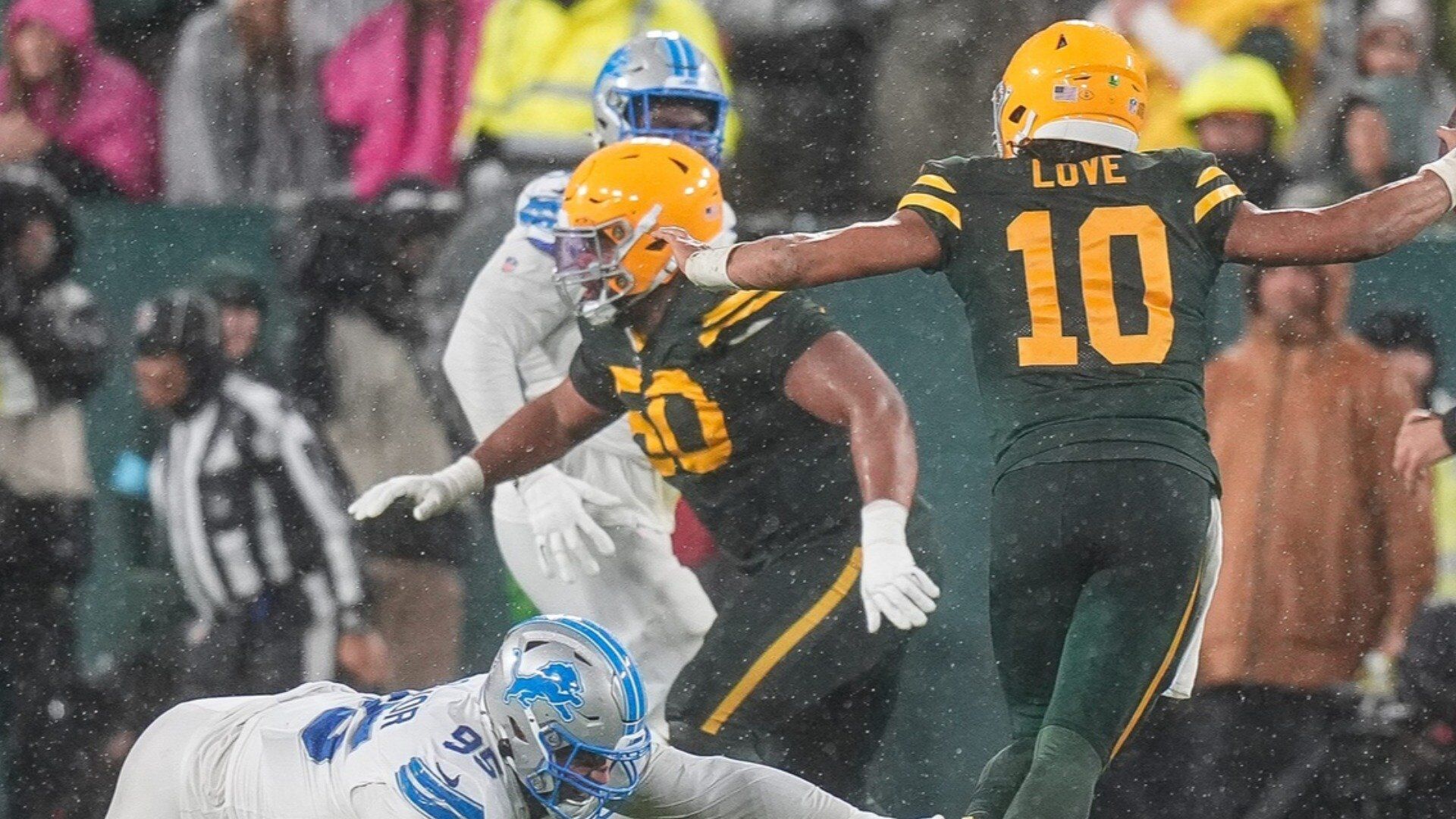 Packers vs. Lions Game Recap: Weather, Injuries Impact Play